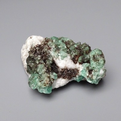 Emerald natural crystal in rock 114g, Pakistan