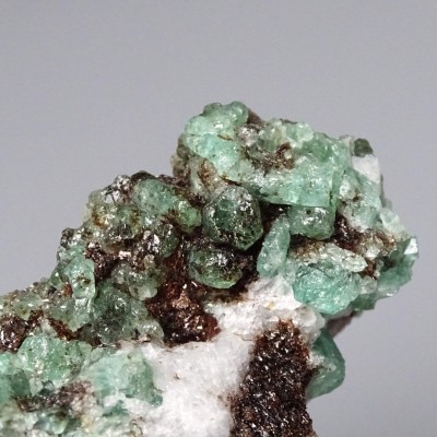 Emerald natural crystal in rock 114g, Pakistan