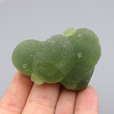 Prehnite natural mineral 73.6g, Mali