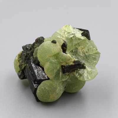 Prehnite with epidote natural mineral 95.7g, Mali