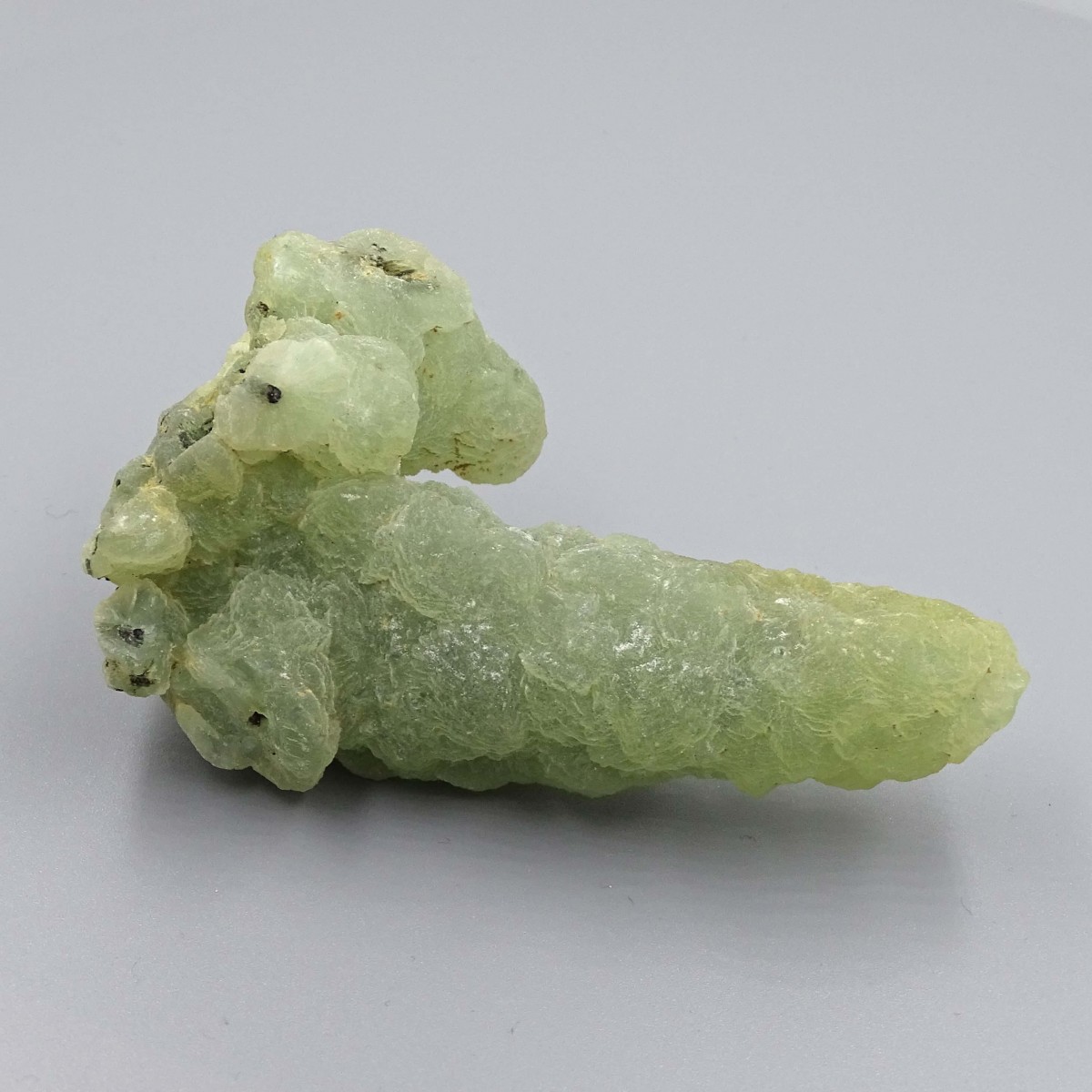 Prehnite with epidote natural mineral 145.6g, Mali