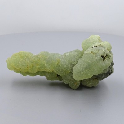 Prehnite with epidote natural mineral 145.6g, Mali