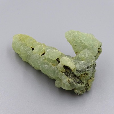 Prehnite with epidote natural mineral 145.6g, Mali