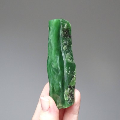 Natural polished jade 103.5g, Russia