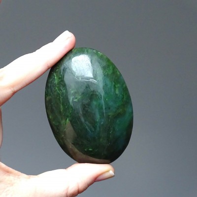 Nephrite natural polished 155,7g, Pakistan