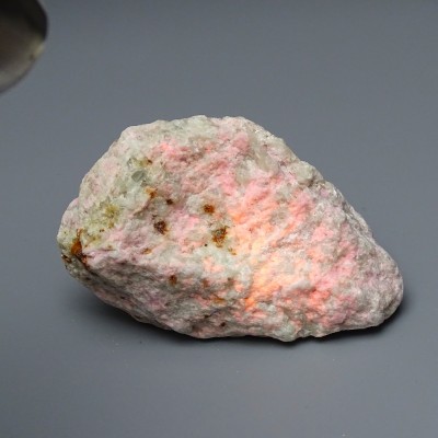Hackmanite raw mineral 176g, Afghanistan