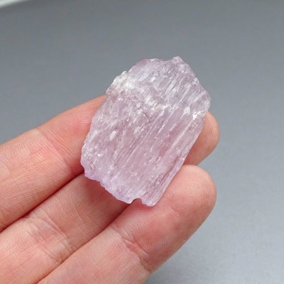 Kunzit natürlicher Kristall 14,9g, Afghanistan