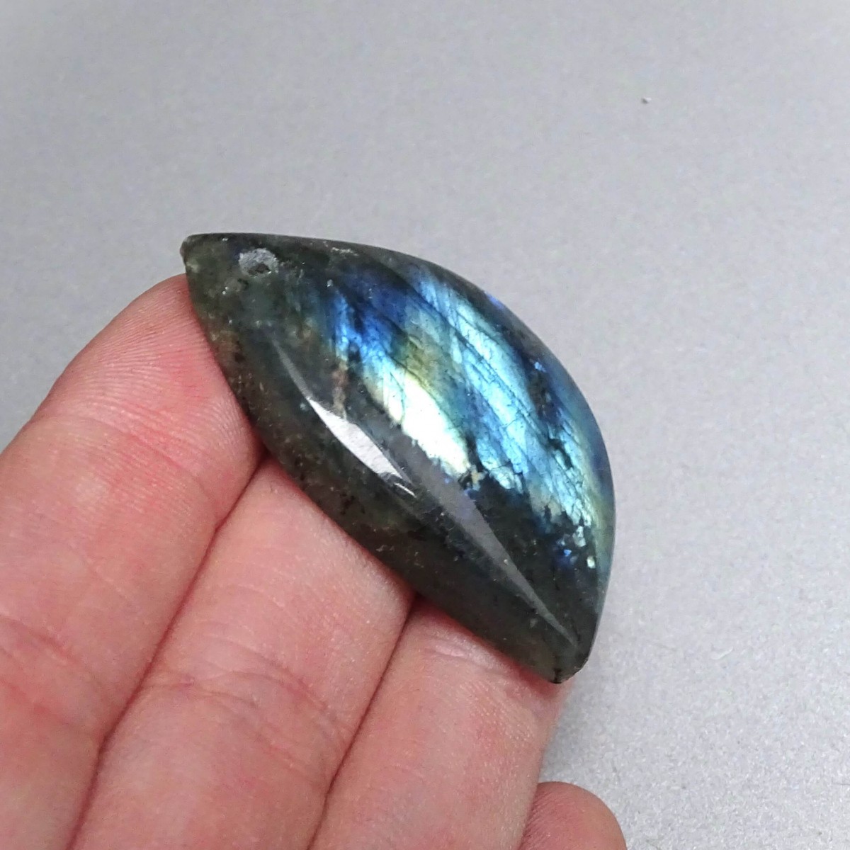 Labradorit Cabochon 15,3g, Madagaskar