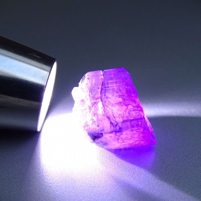 Scapolite purple natural crystal 11.1g, Afghanistan