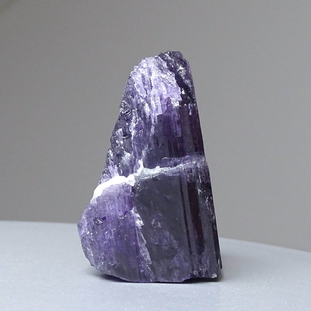 Scapolite purple natural crystal 85.6g, Afghanistan