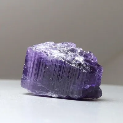 Scapolit lila Naturkristall 44,6g, Afghanistan