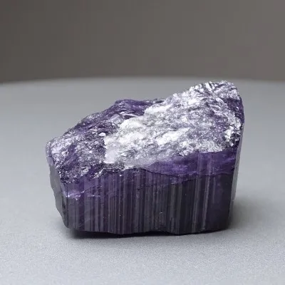 Scapolit lila Naturkristall 44,6g, Afghanistan