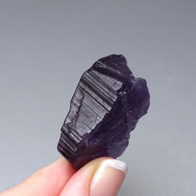 Scapolite purple natural crystal 14.8g, Afghanistan