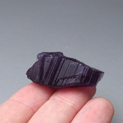 Scapolite purple natural crystal 14.8g, Afghanistan