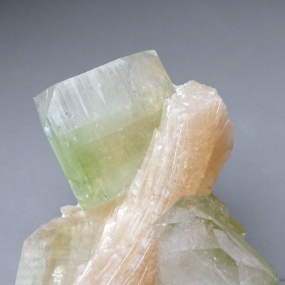 Apofylit zelený krystal, stilbit 274g, Indie