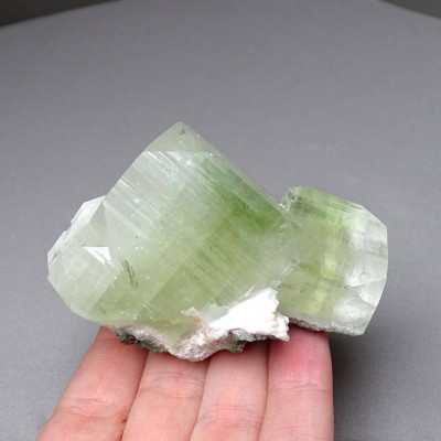 Apofylit zelený krystal 159g, Indie