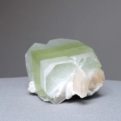 Apophyllitgrüner Kristall, Stilbit 205g, Indien