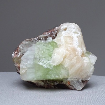 Apofylit drúza zelený krystal, stilbit 408g, Indie