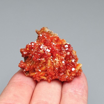 Vanadinite mineral 33,9g, Morocco