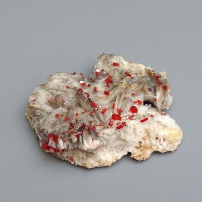 Vanadinite mineral 175g, Morocco