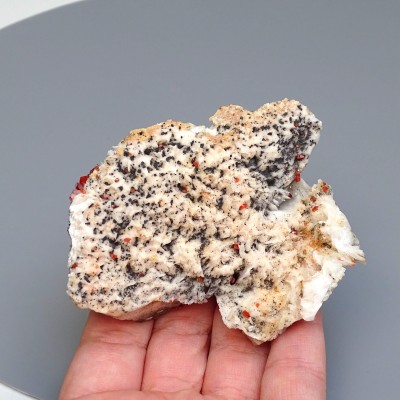 Vanadinite mineral 175g, Morocco