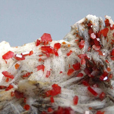 Vanadinite mineral 175g, Morocco