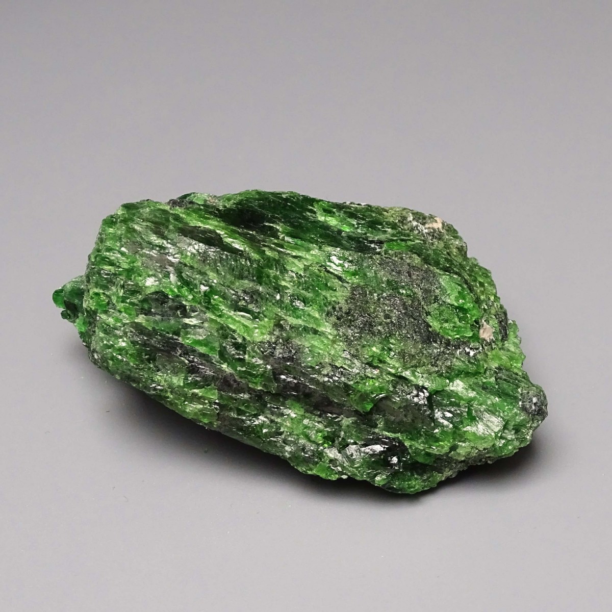 Chromdiopside natural mineral top quality 192g, Russia