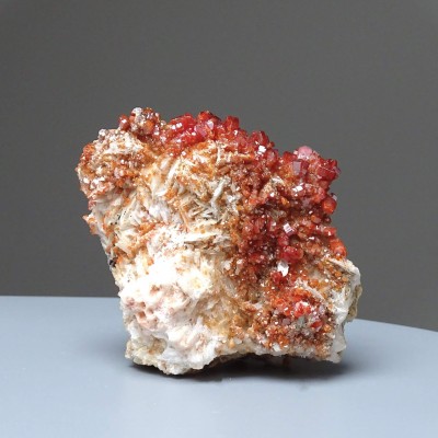 Vanadinite mineral 313g, Morocco