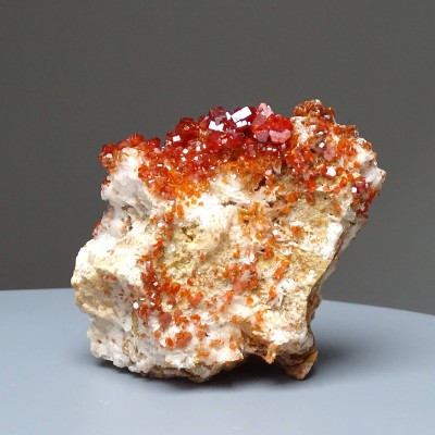 Vanadinite mineral 313g, Morocco