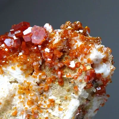 Vanadinite mineral 313g, Morocco