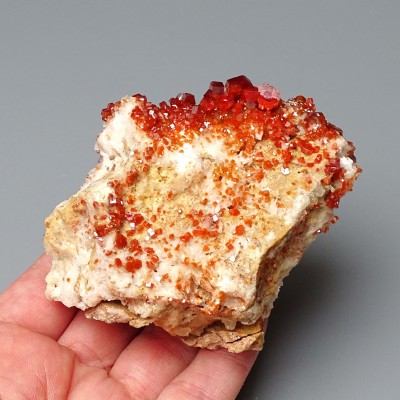 Vanadinite mineral 313g, Morocco