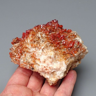 Vanadinite mineral 313g, Morocco