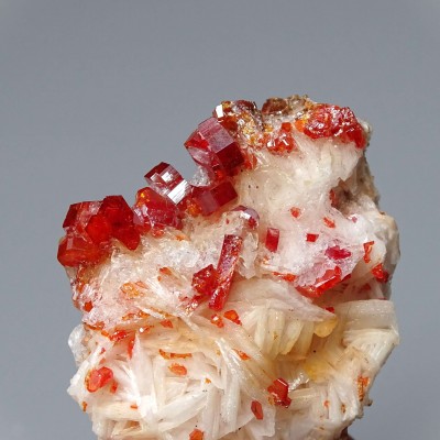 Vanadinite mineral 52.9g, Morocco