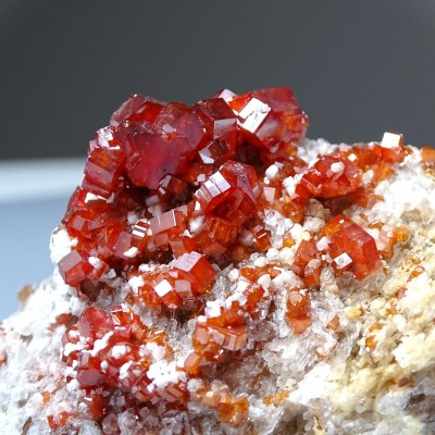 Vanadinite mineral 169.4g, Morocco