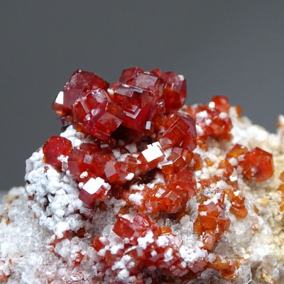 Vanadinite mineral 169.4g, Morocco