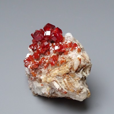 Vanadinite mineral 169.4g, Morocco