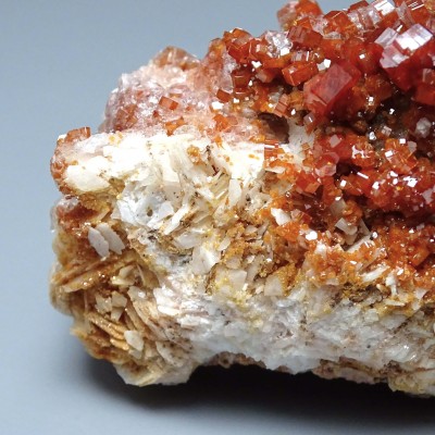 Vanadinite mineral 137.8g, Morocco