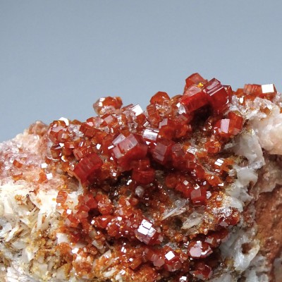 Vanadinite mineral 137.8g, Morocco