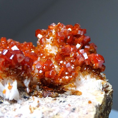 Vanadinite mineral 1059g, Morocco