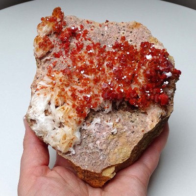 Vanadinite mineral 1059g, Morocco