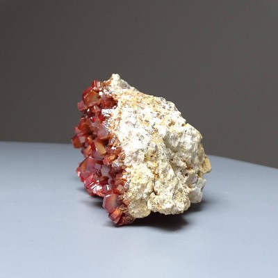 Vanadinite mineral 403g, Morocco