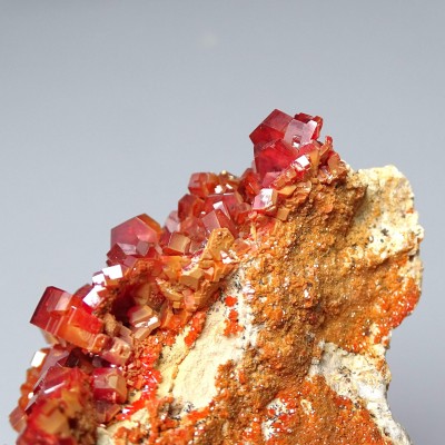 Vanadinite mineral 403g, Morocco