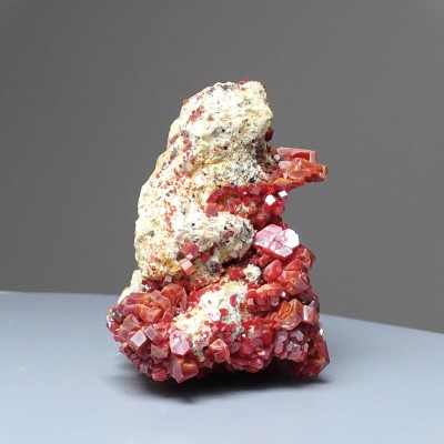 Vanadinite mineral 352g, Morocco