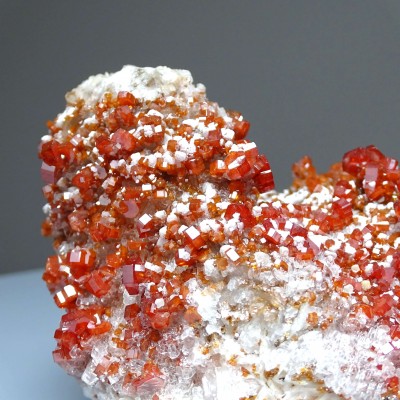 Vanadinite mineral 1238g, Morocco