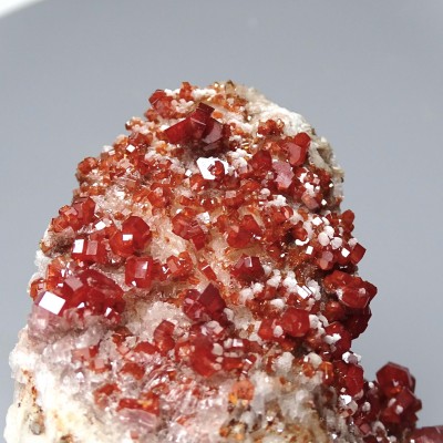 Vanadinite mineral 1238g, Morocco