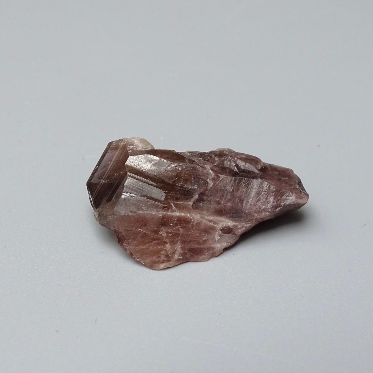 Axinite natural crystal 11g, Pakistan