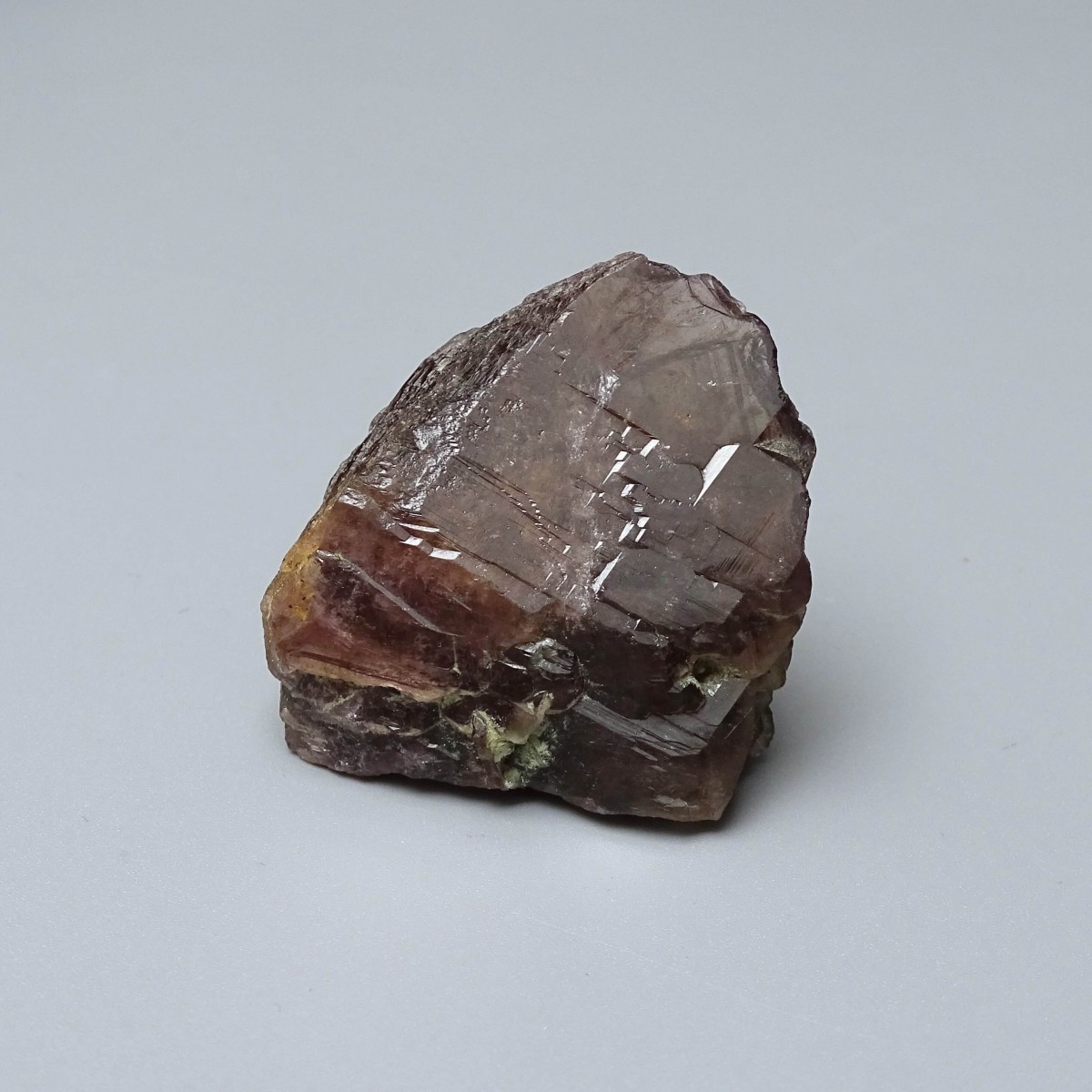 Axinite natural crystal 29,7g, Pakistan