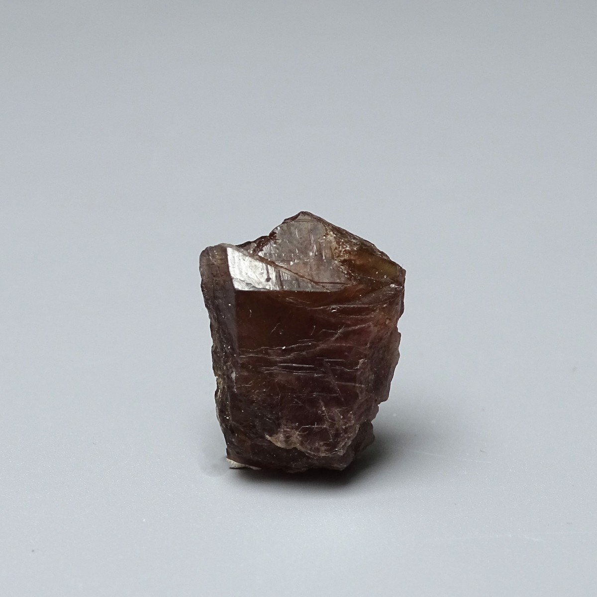 Axinite natural crystal 8.2g, Pakistan