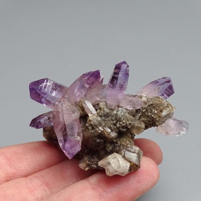 Natürliche Amethystkristalle im Gestein 38g, Mexiko