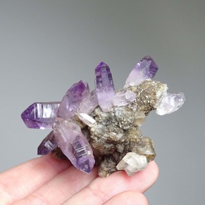 Natürliche Amethystkristalle im Gestein 38g, Mexiko